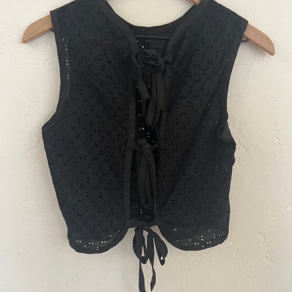 Carleen Tie-Back Shell Top | Black | Eyelet | Cotton | Tank Top - Picture 4 of 5